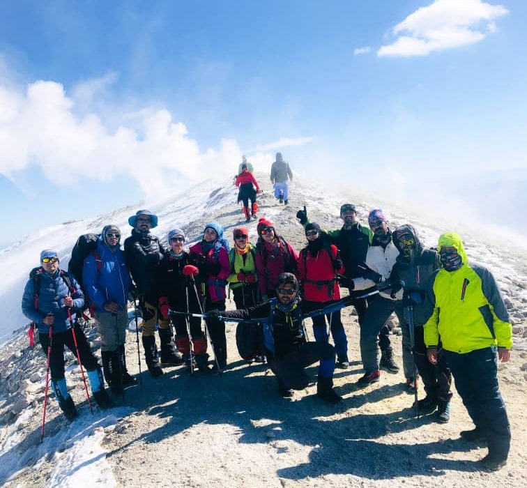 کوهنوردان زنجان و خوزستان به قله تفتان صعود کردند