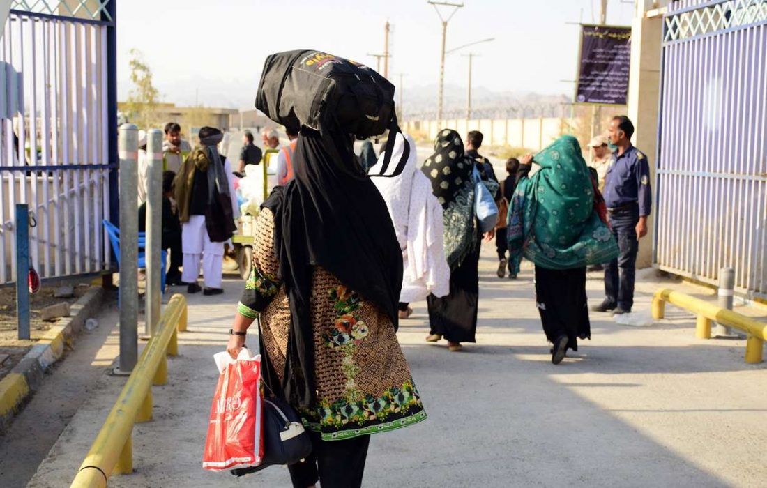 روزانه حدود ۱۰ هزار زائر پاکستانی از پایانه مرزی ریمدان تردد می کنند