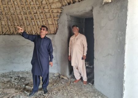 انتقاد فرماندار زرآباد از کندی پیشرفت فیزیکی پروژه میراث فرهنگی و گردشگری در روستای درک