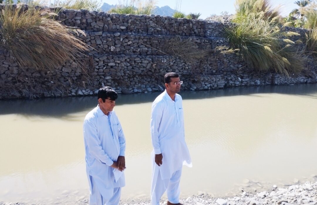 ترمیم سیل بند حفاظتی روستای عزیزآباد ساربوک