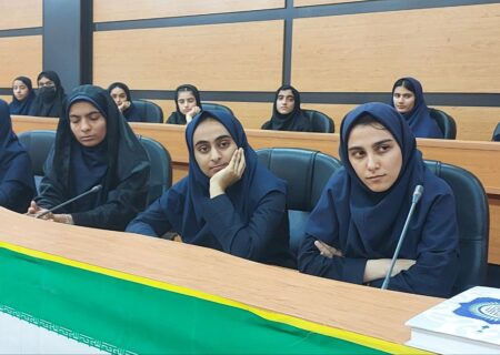 برگزاری جشن تکلیف سیاسی و همایش رای اولی ها و نقش بانوان در پیروزی انقلاب اسلامی در چابهار